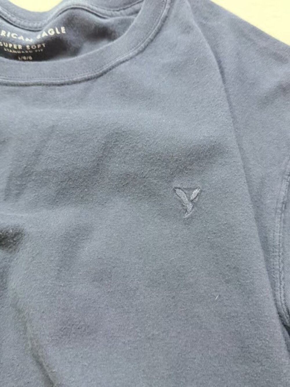 American Eagle T-Shirt Super Soft Standard Fit Navy Blue Embroidered Logo Size L - Picture 4 of 6